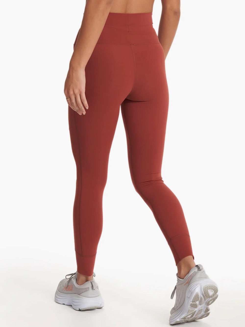 Vuori Daily Pocket Legging in Currant - Picture 3 of 7